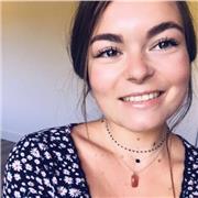 L'anglais tout âge ! 10 ans que je pratique l'anglais. Autodidacte et motivée, je vais vous accompagnerais dans cette folle aventure ! Retenez une chose : c'est pas si compliqué d'apprendre une langue si l'on a les techniques!